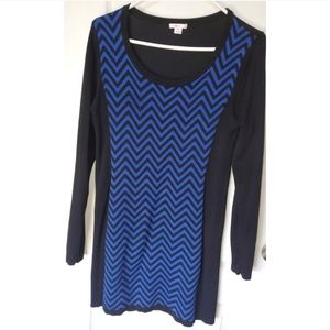Black and blue zigzag long sleeve dress